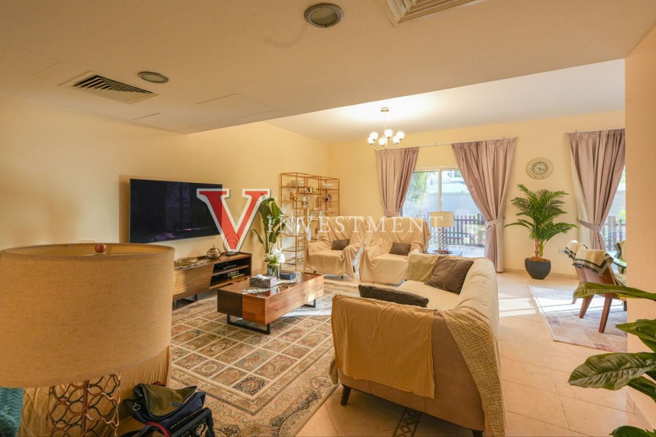 Hot Deal | Spacious Villa 3-Bd Corner Single Row