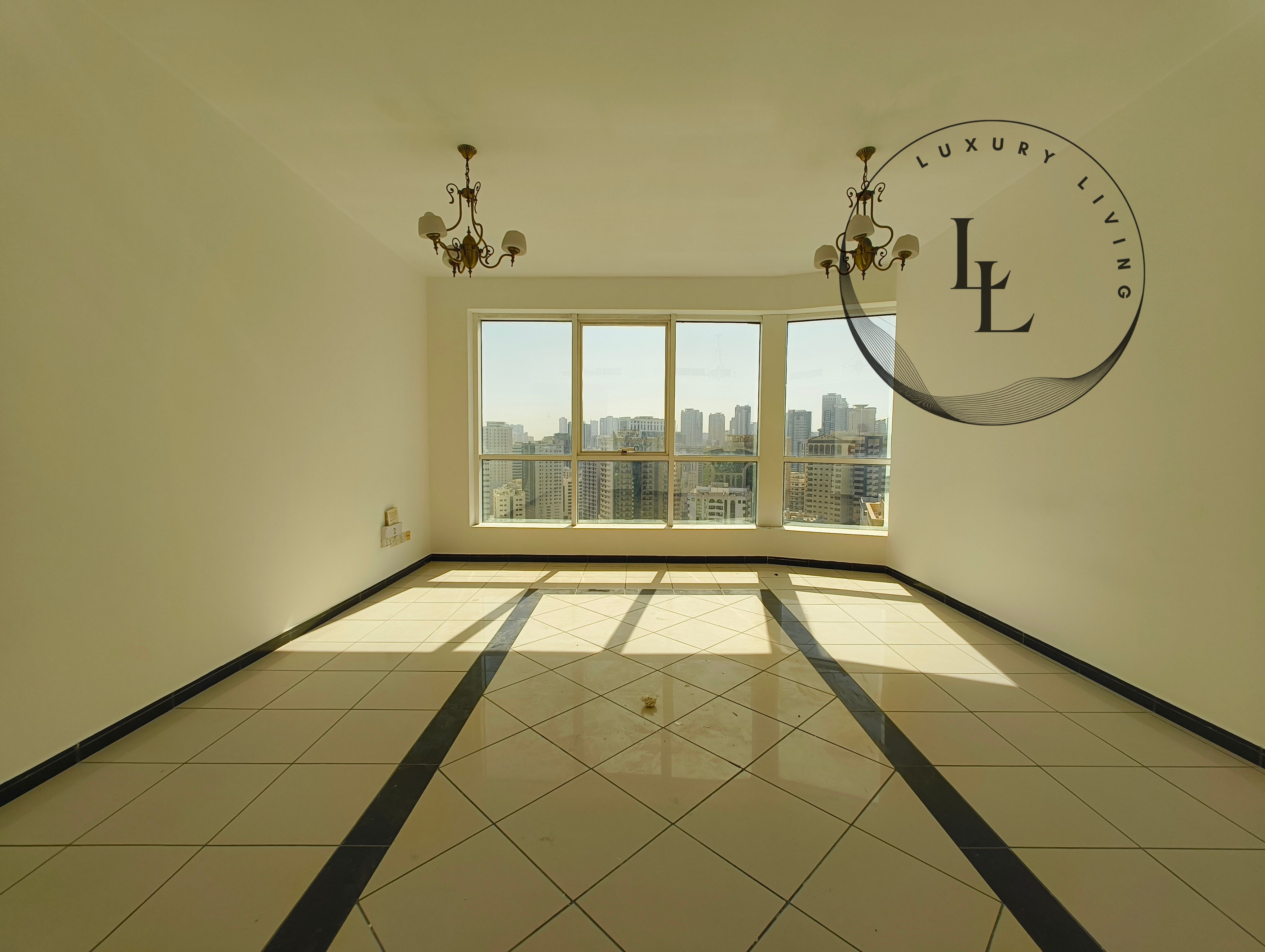 Lush and spacious 3bhk apartment in 68k, big hall and 2 washrooms. Good location.