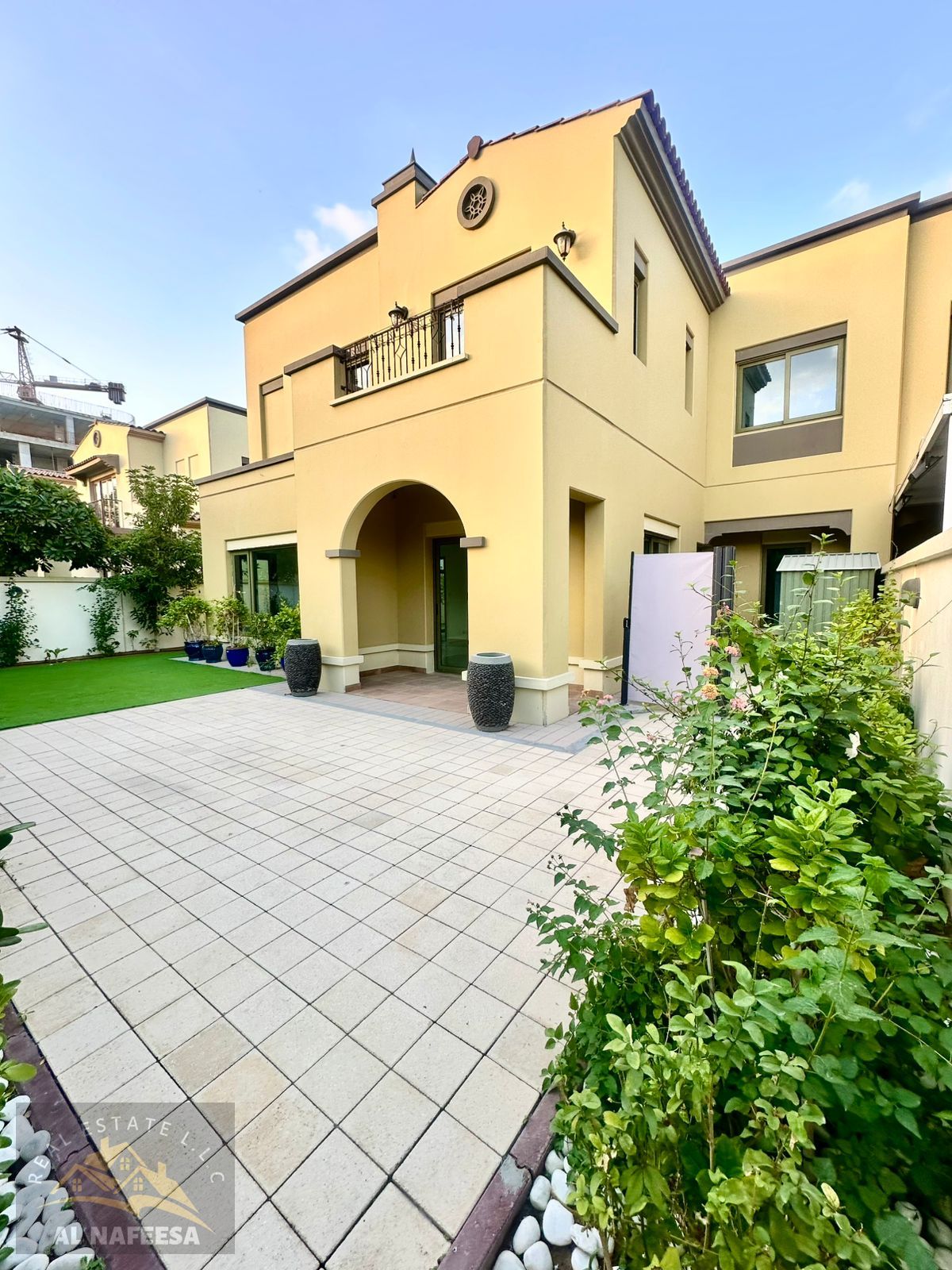 Mushrif Village – 3 BHK + Study/Maid’s Room Villa/Townhouse – Rent