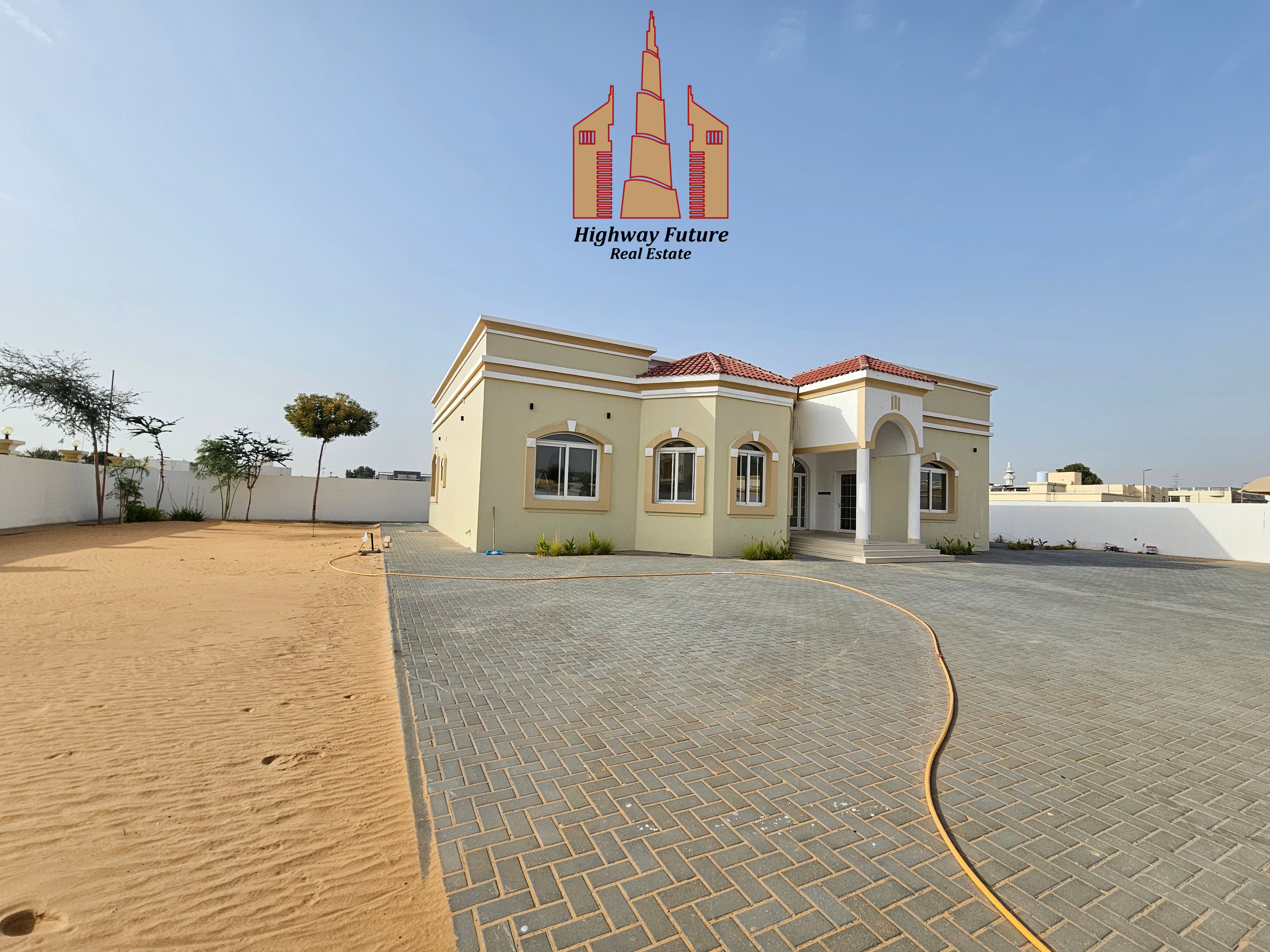 Brand new Villa 3 Bed room All Master room Hall Majls big gardan parking 140k