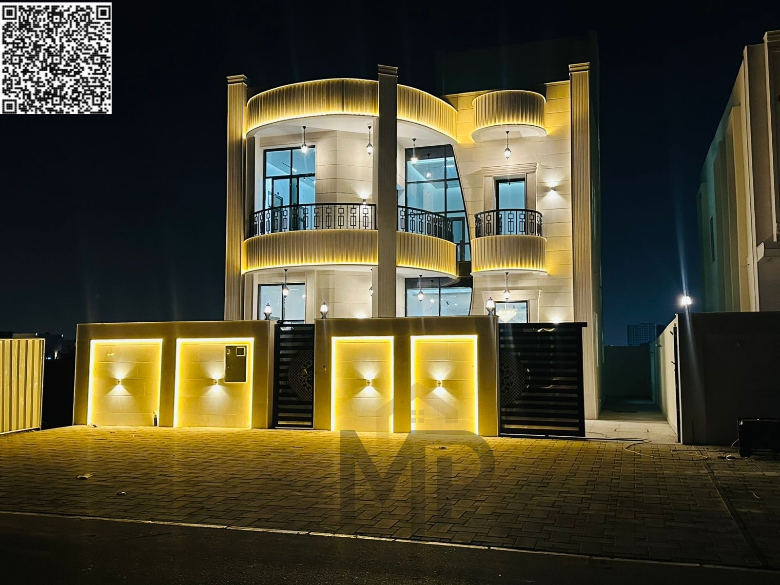 Luxury villa for sale with a distinctive modern design, two floors with a rooftop terrace. Registration included in the price.