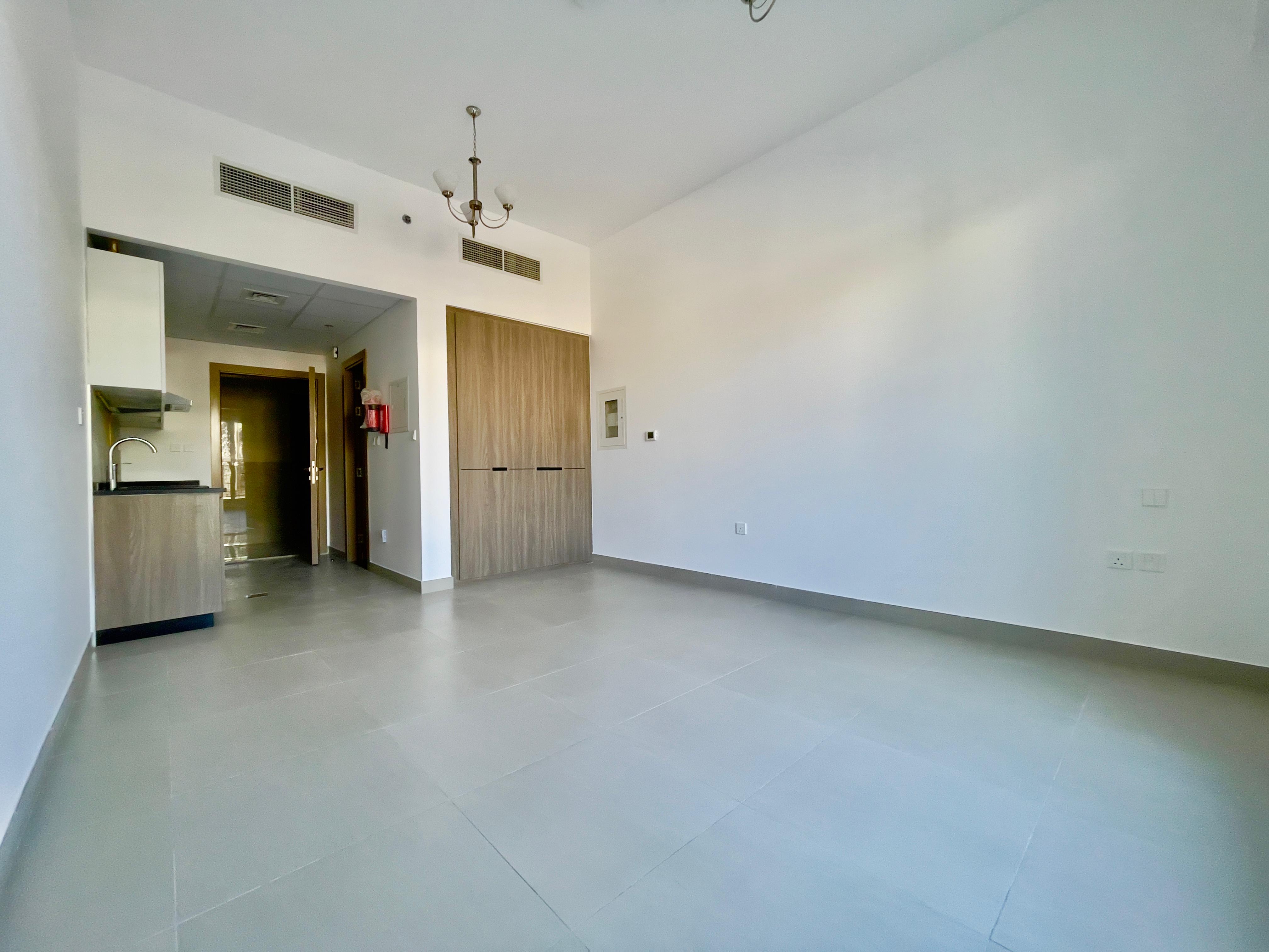 Brand new studio | 6 cheques payments | Gym pool parking