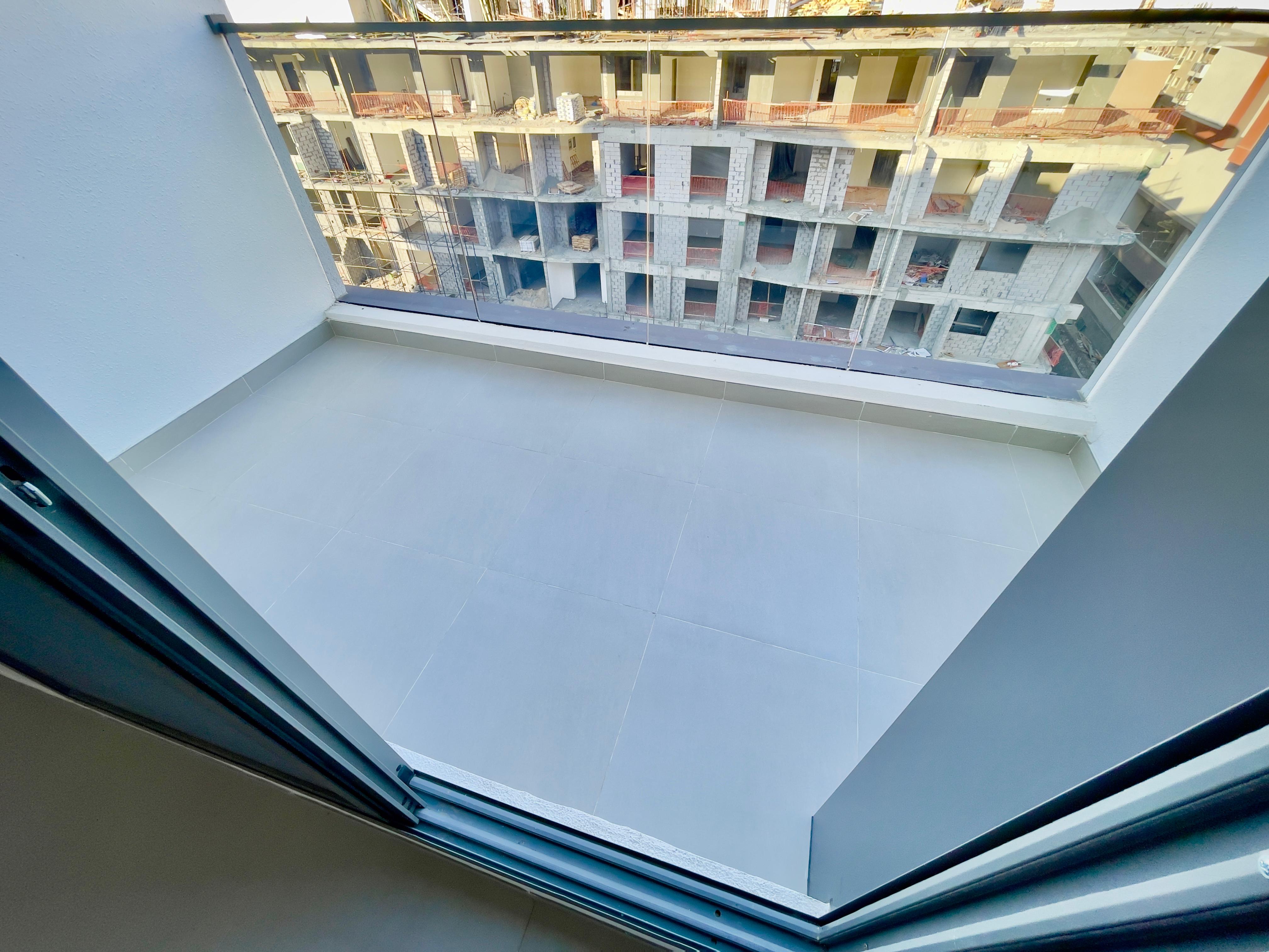 BRAND NEW STUDIO | CLOSE TO BUSS STOP | 6 CHEQUES