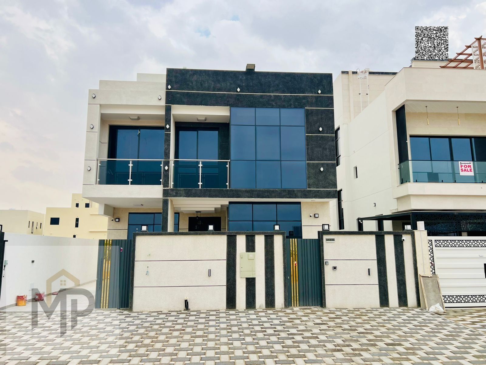 Exclusive offer in a prime location at an unbeatable price. Modern and contemporary finishes. Freehold ownership for all nationalities and inheritable