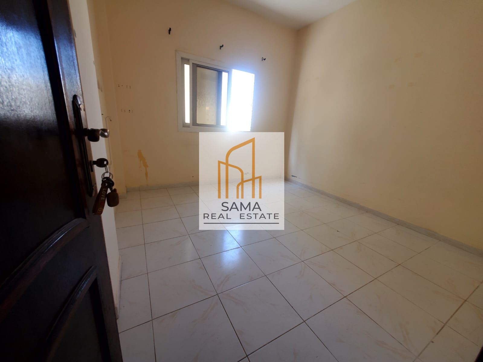 LOW BUDGET 1 BHK CLOSE TO BUS STATION MUWIALLAH FOR FAMILY ONLY RENT 28K