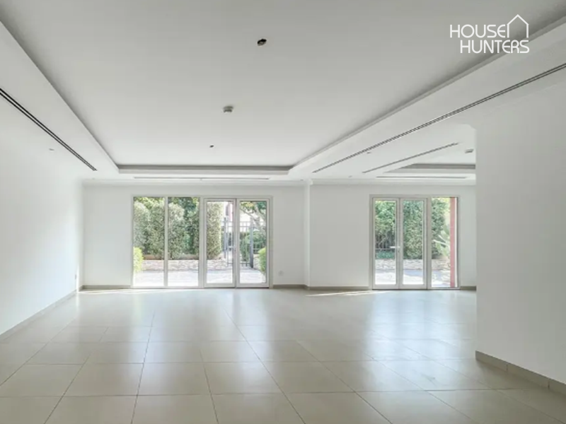 Spacious Villa with maids and Kids Playground