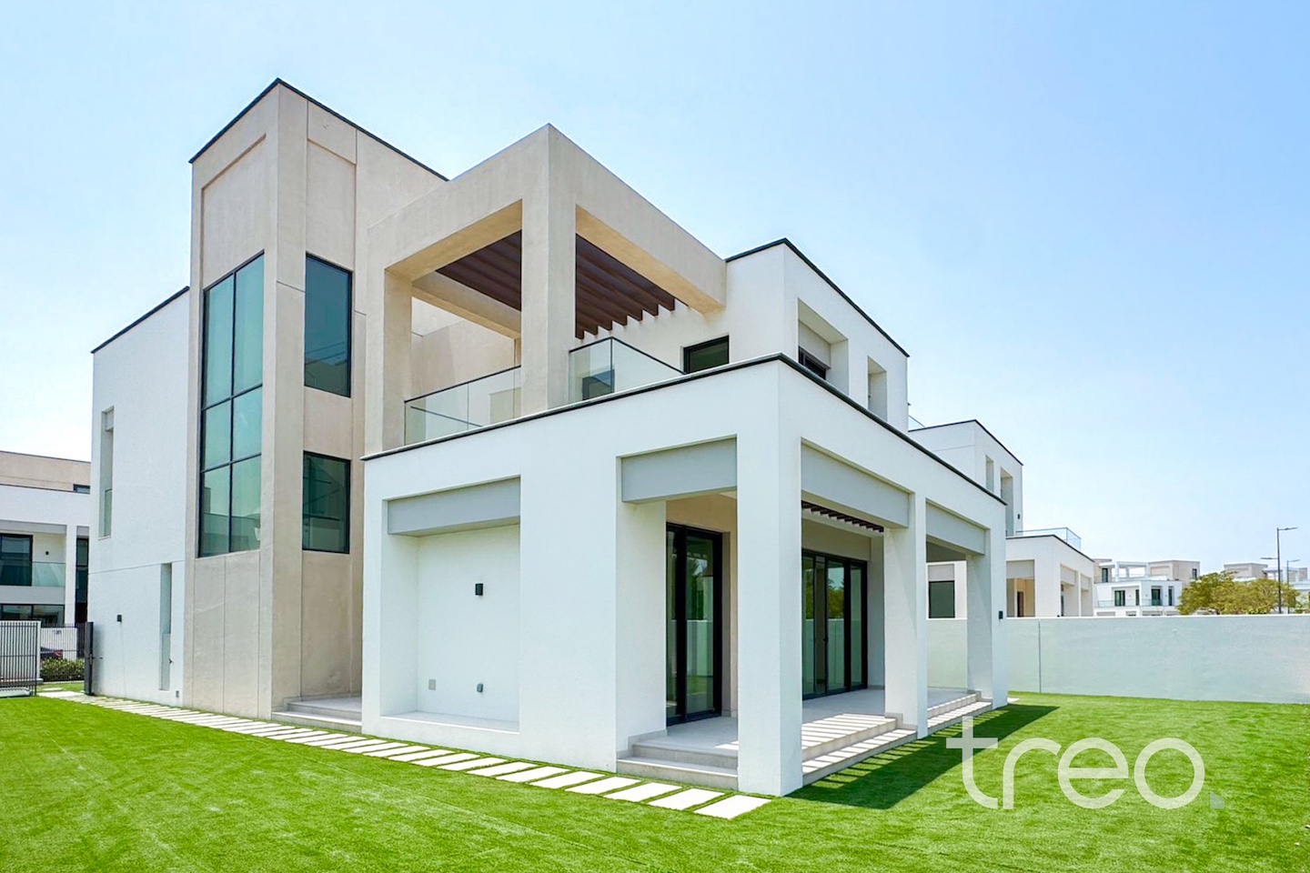 Immaculate | Single Row | Large Plot
