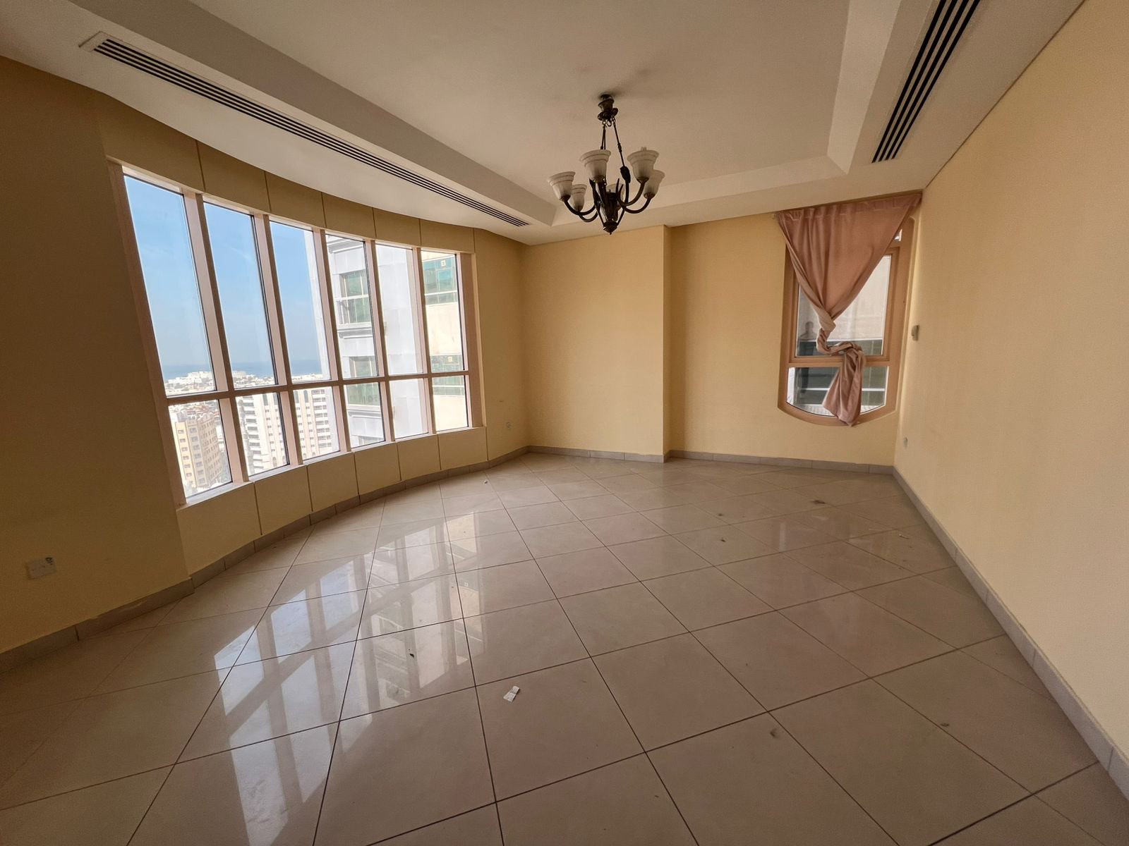 Balcony - Maid room - Free AC - Free parking - Gym & pool - Full sea views