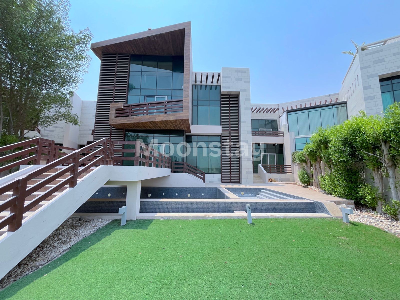Luxury Villa | Vacant | Full Sea View