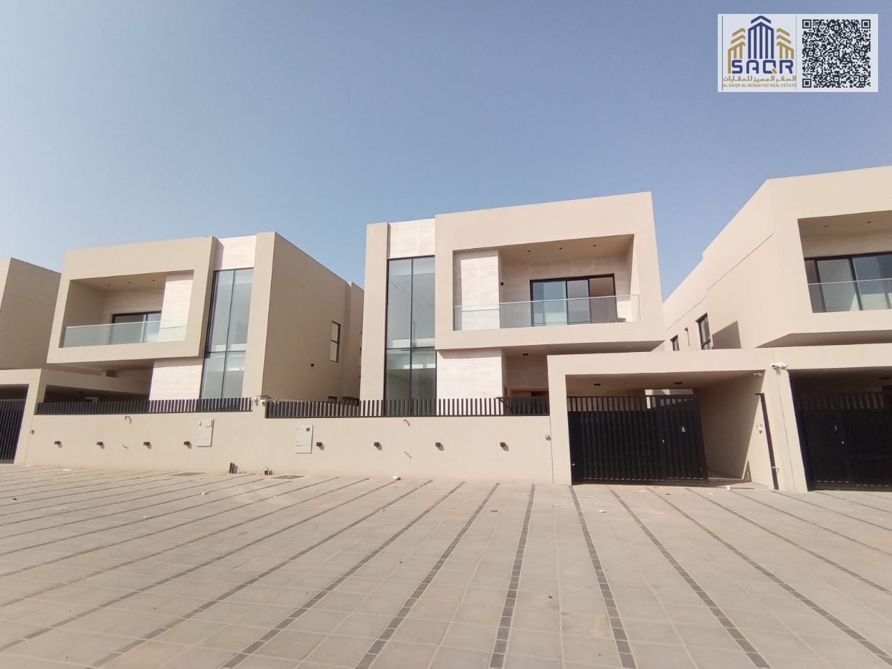 Villa with a very high-end design and finishing / Freehold ownership for life / No service charges