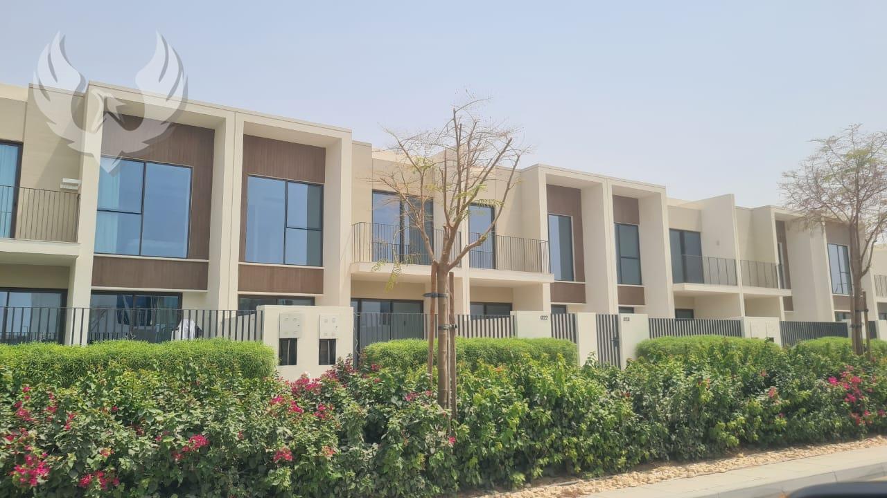 Brand New | Single Row | Near Golden Beach