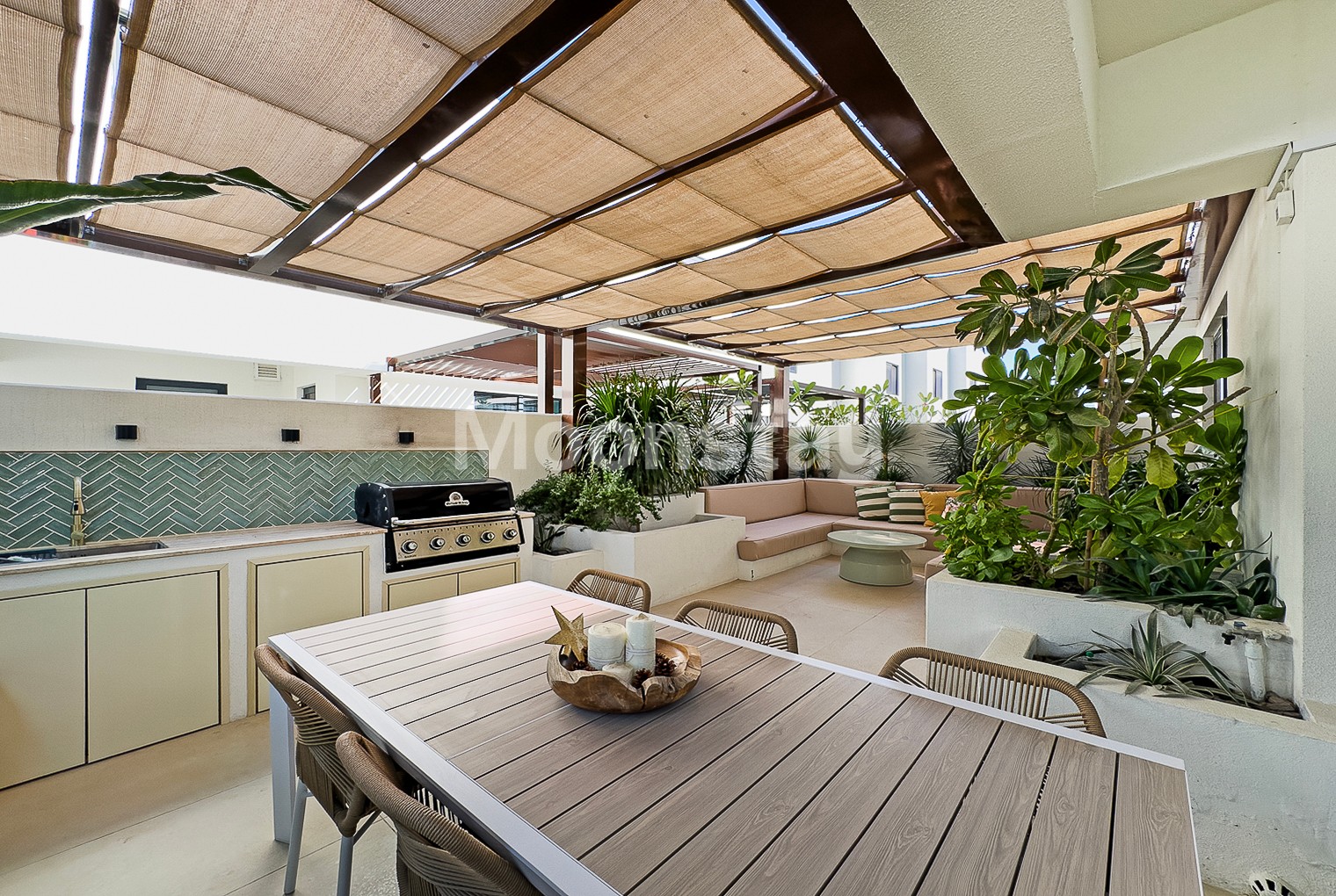 Elegant TH | Corner | Negotiable
