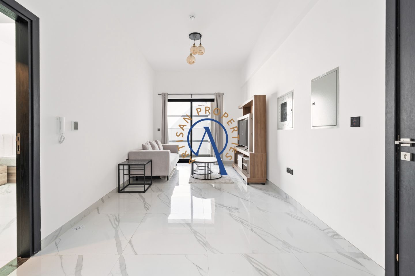 FULLY FURNISHED | CLOSED KITCHEN | READY TO MOVE IN