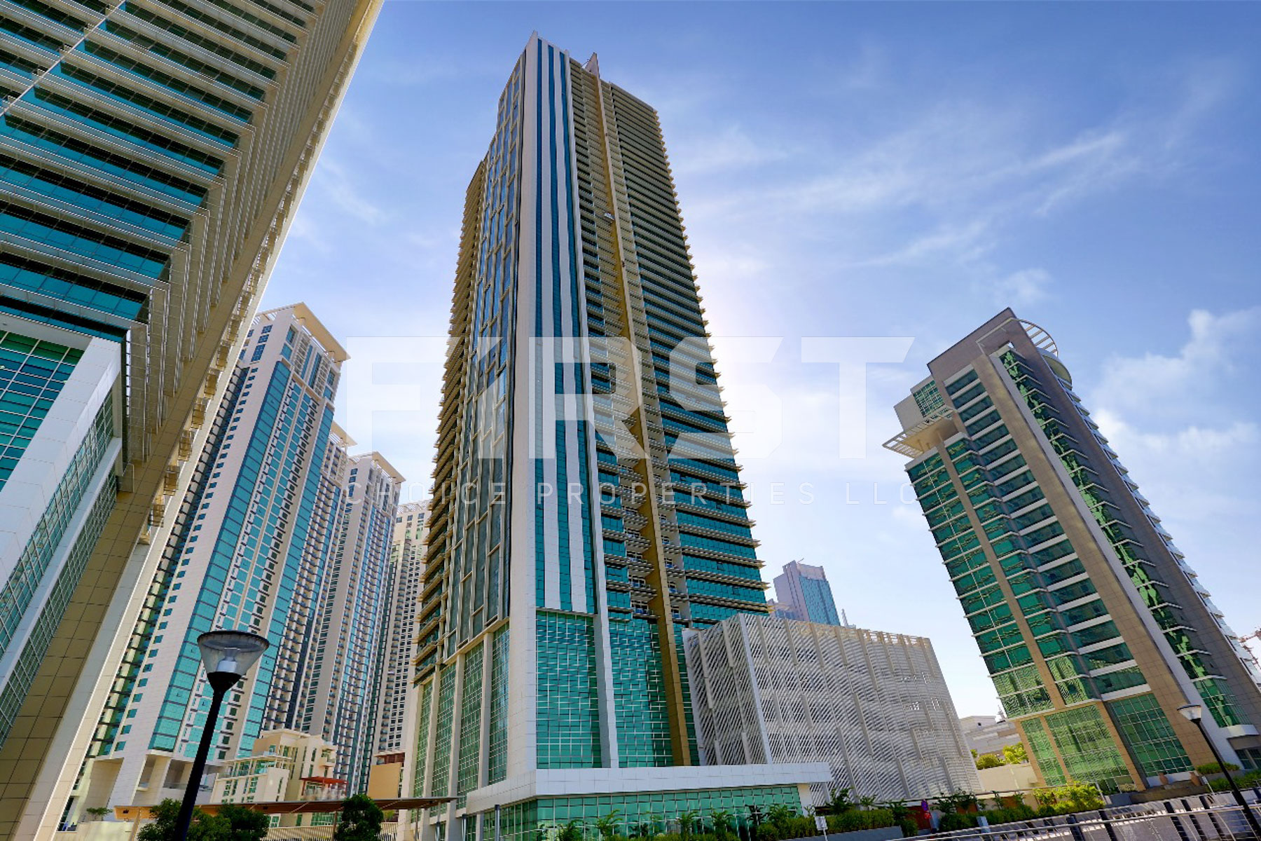 Bright Apartment in a Prime Waterfront Location