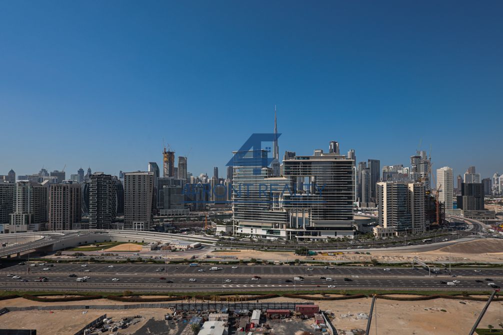 Full Burj Khalifa and Canal View | Vacant on Transfer