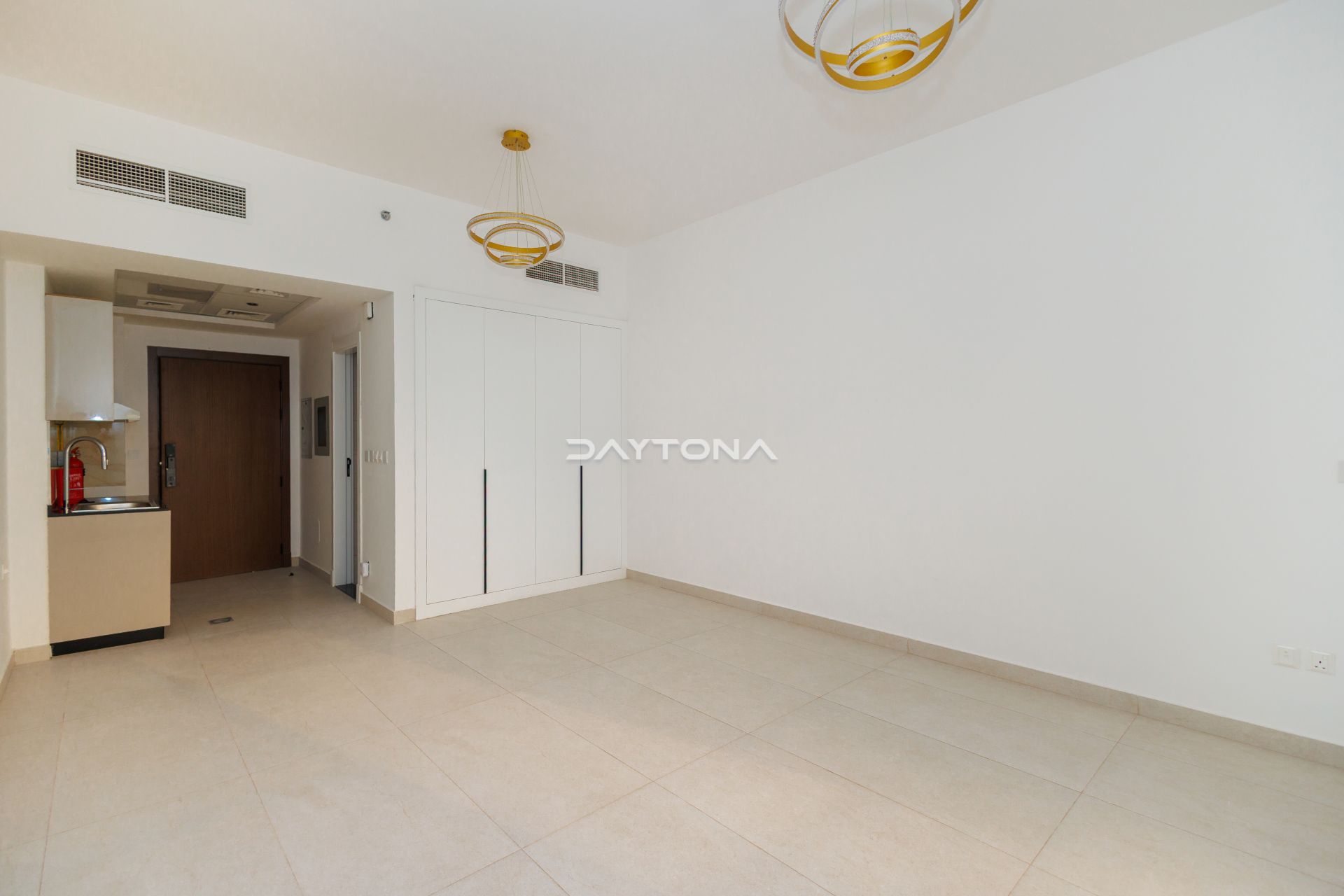 BIG STUDIO WITH BALCONY | FITTED KITCHEN | DEWA