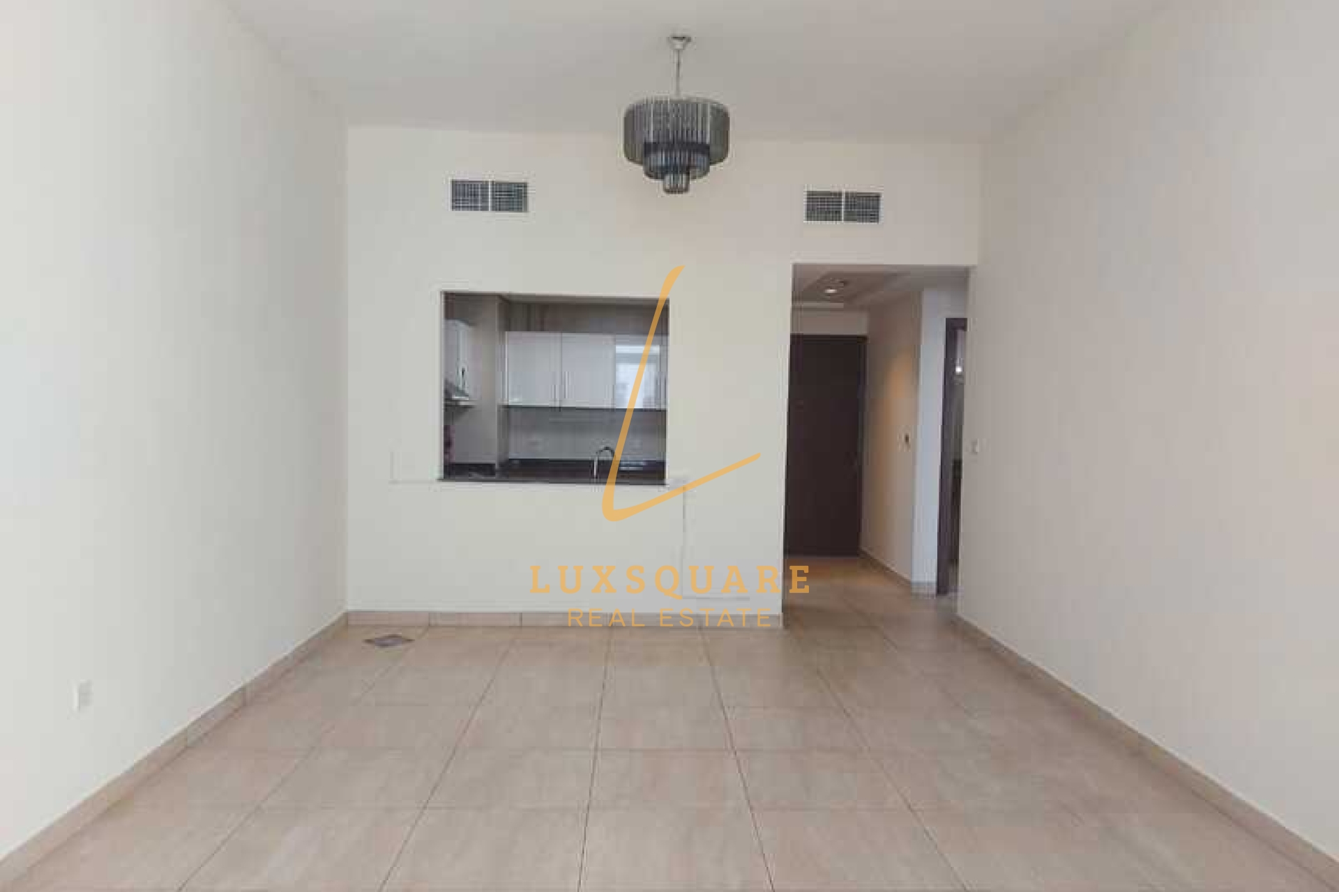 Exclusive |Spacious Layout|Chiller Free|Near Metro