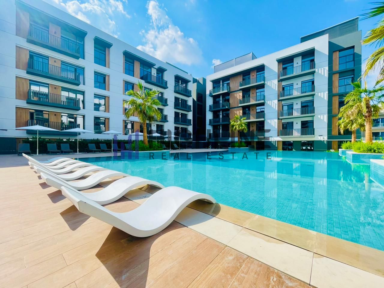 Fitted Kitchen | Best Amenities | Near Public Park