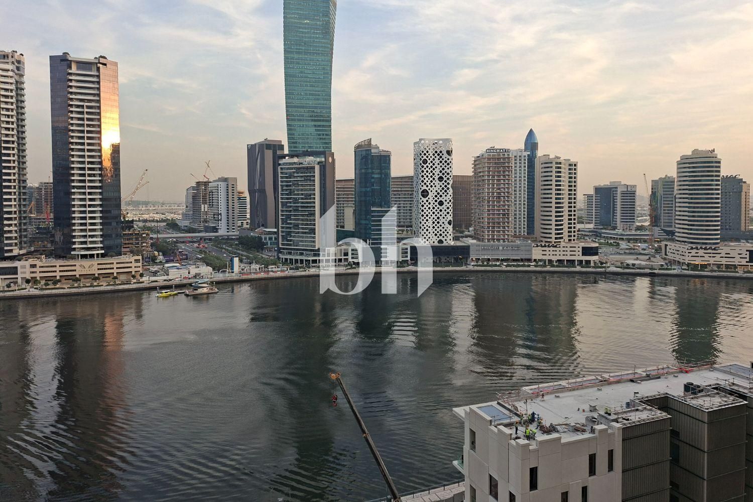 1 BR | Canal View | Mid Floor | Genuine Resale