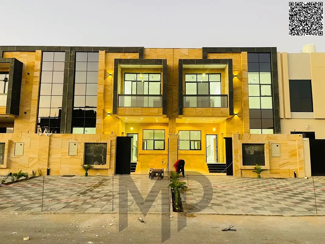 A villa with 5 master bedrooms, price includes registration fees, near the mosque.