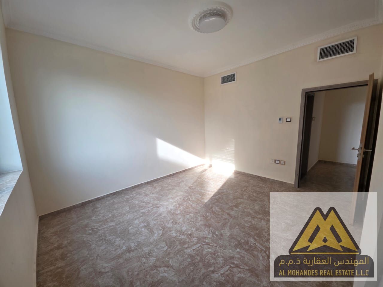 Second tenant, large space, built-in wardrobes