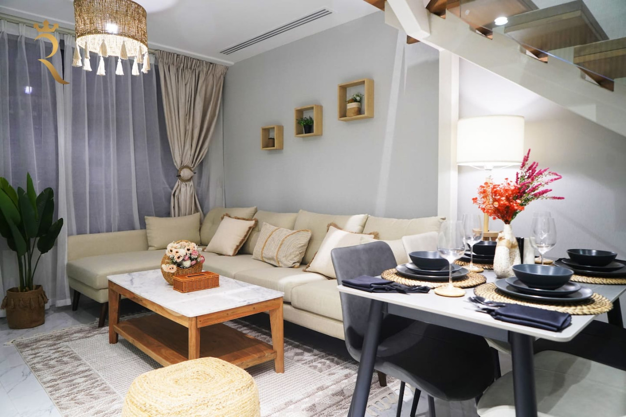 Jade Serenity | Modern Urban Comfort Retreat
