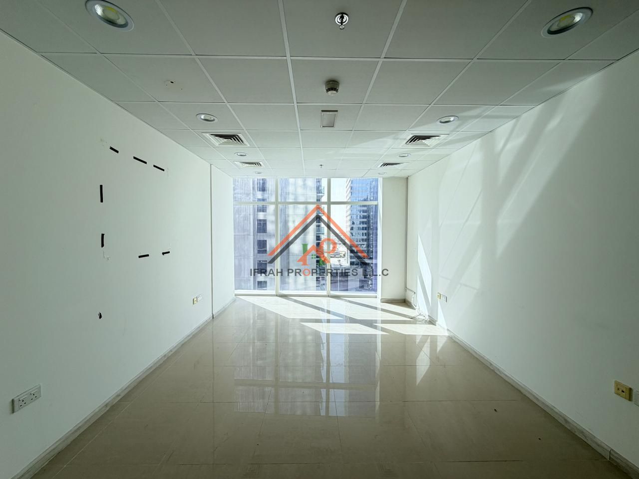 BRIGHT OFFICE | NEAR TO METRO | VACANT
