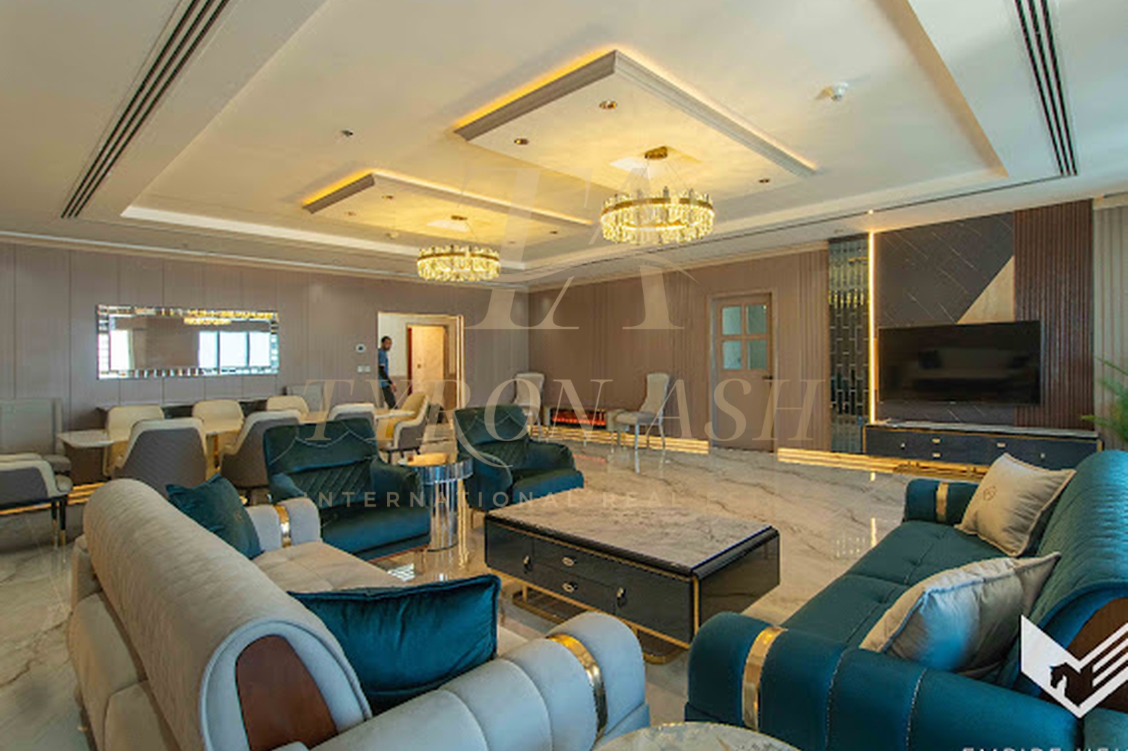 FULLY FURNISHED & UPGRADED | VACANT | PALM VIEW