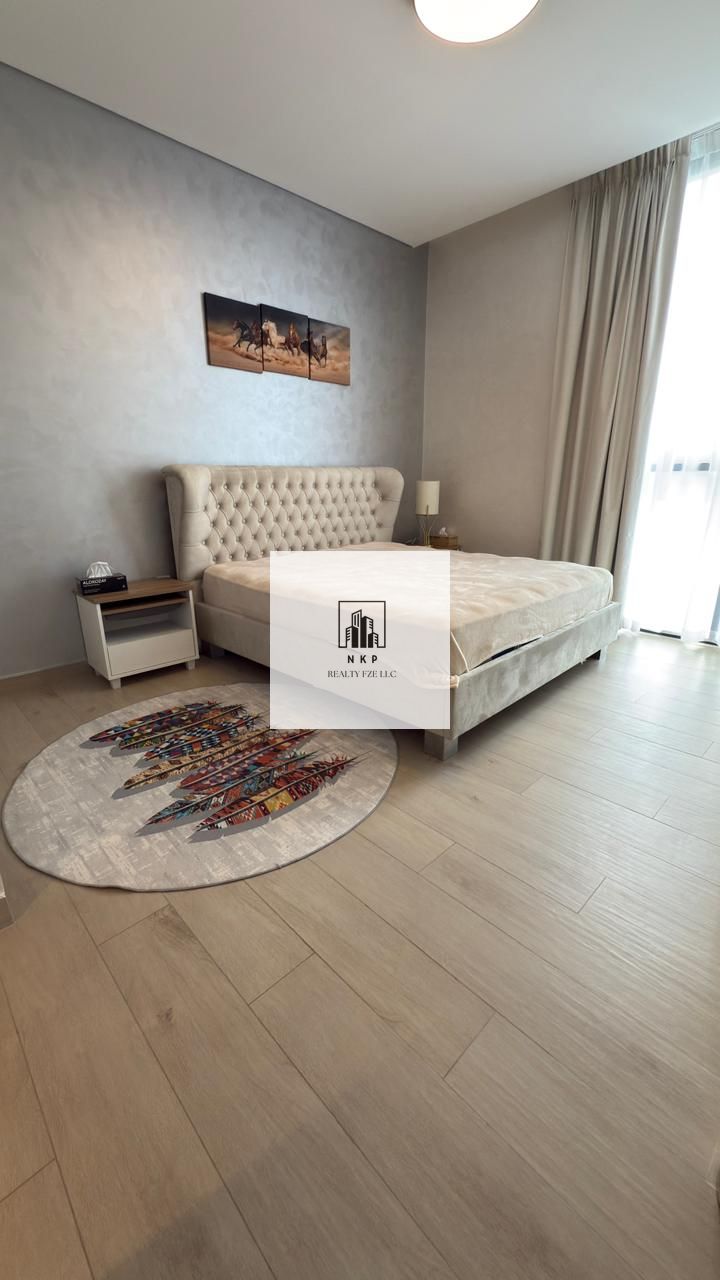 Spacious luxurious lush fully furnished 2bhk aprtment with balcony