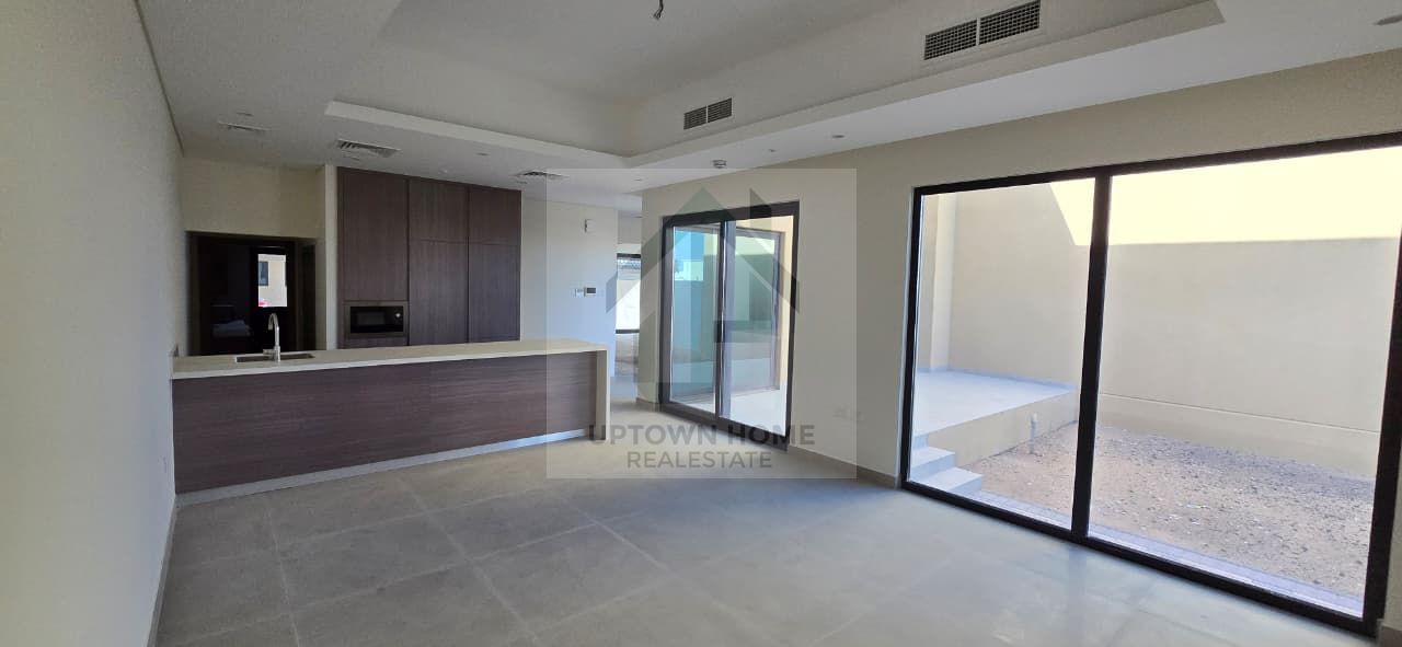 4 Bedroom Villa | midd | Freehold