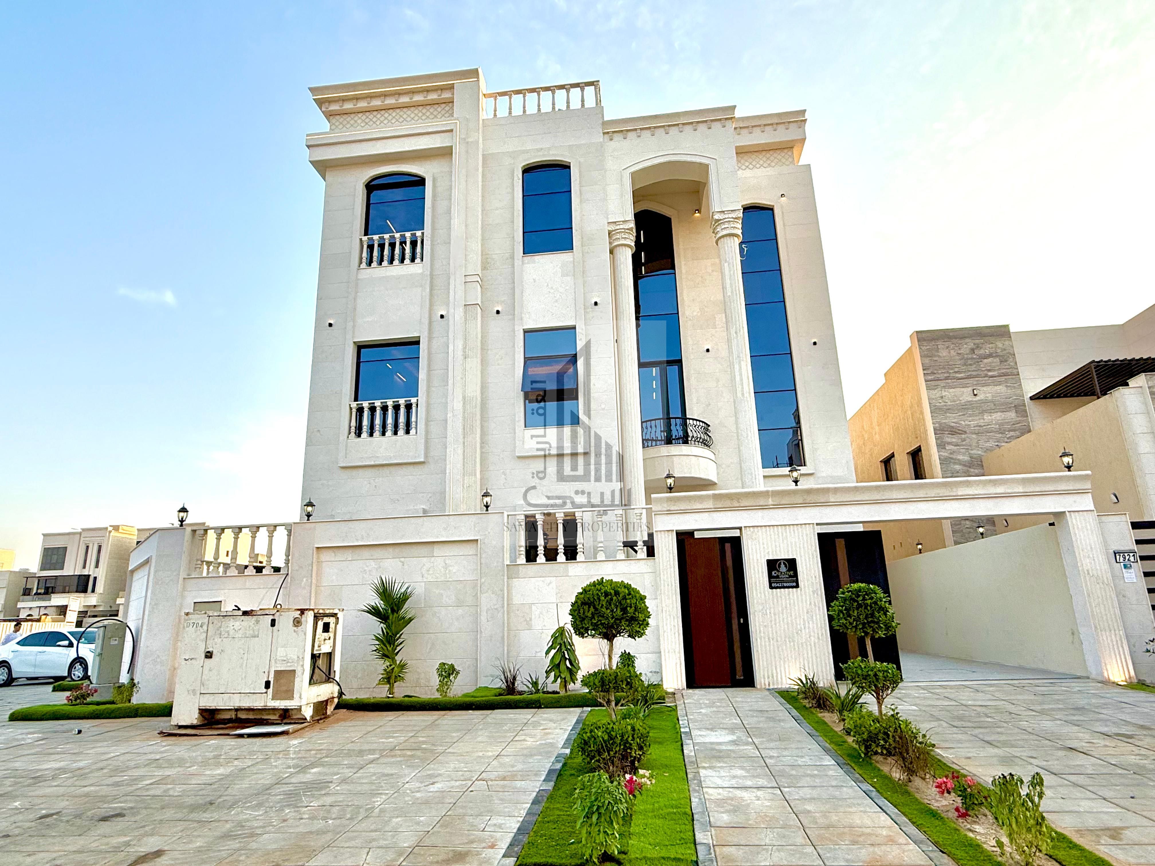 Villa for sale, prime corner location, central air conditioning, three floors. Land area: 4000 sq ft Built-up area: 4500 sq ft 6 bedrooms, 2 living rooms, majlis, maid's room, and swimming pool