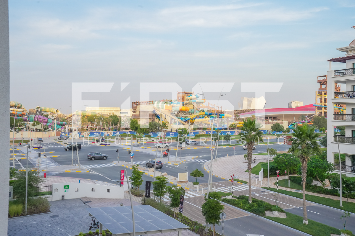Smart Studio Apartment with Golf Course Lifestyle