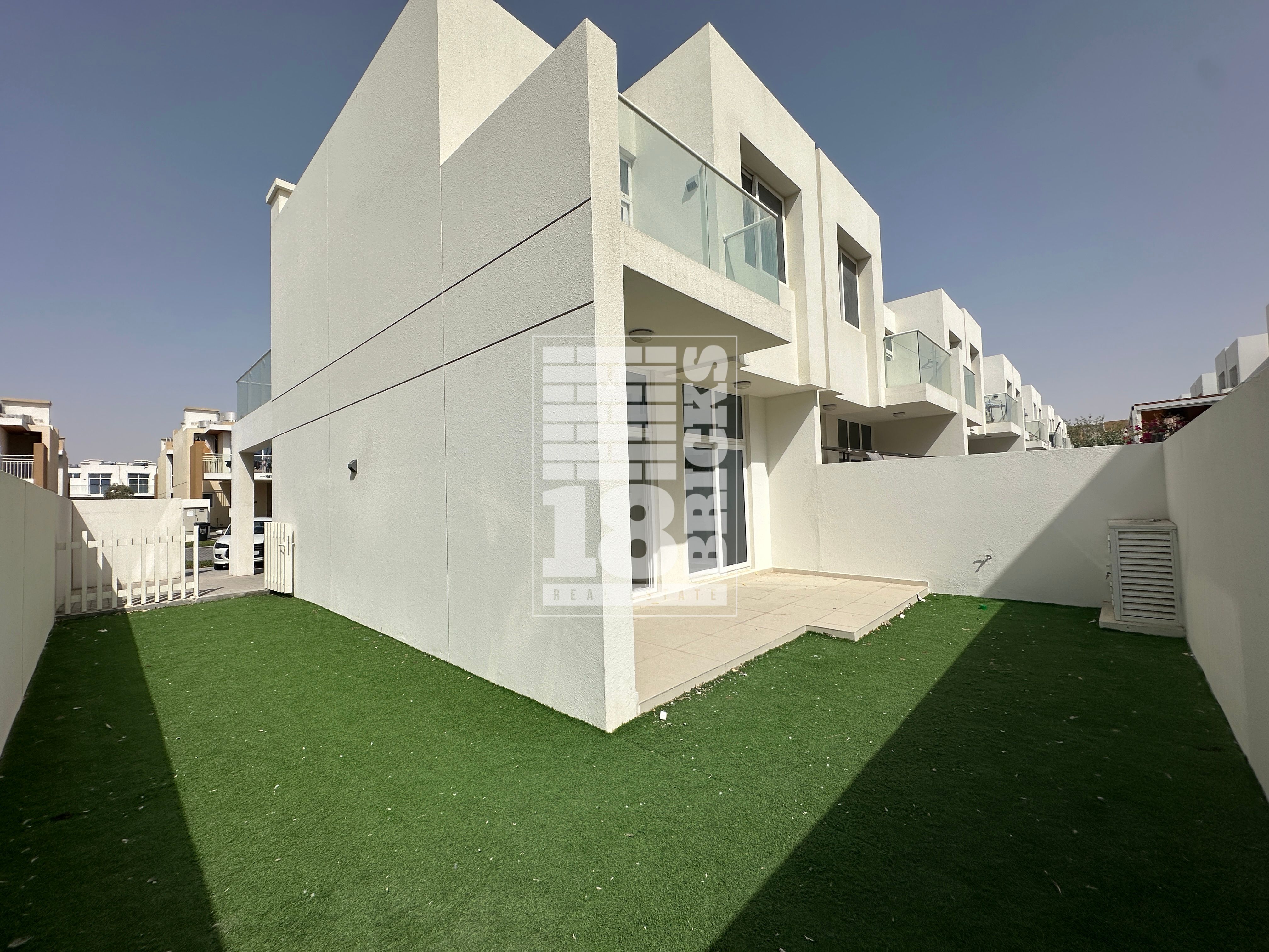 Corner Layout | Ready to Move | Private garden