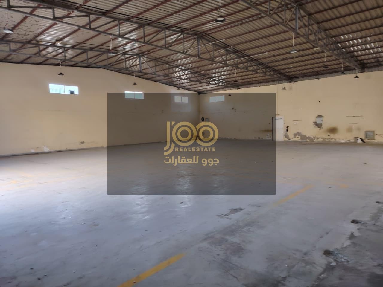 A prime storage space / Electricity 25 / Within a vibrant area