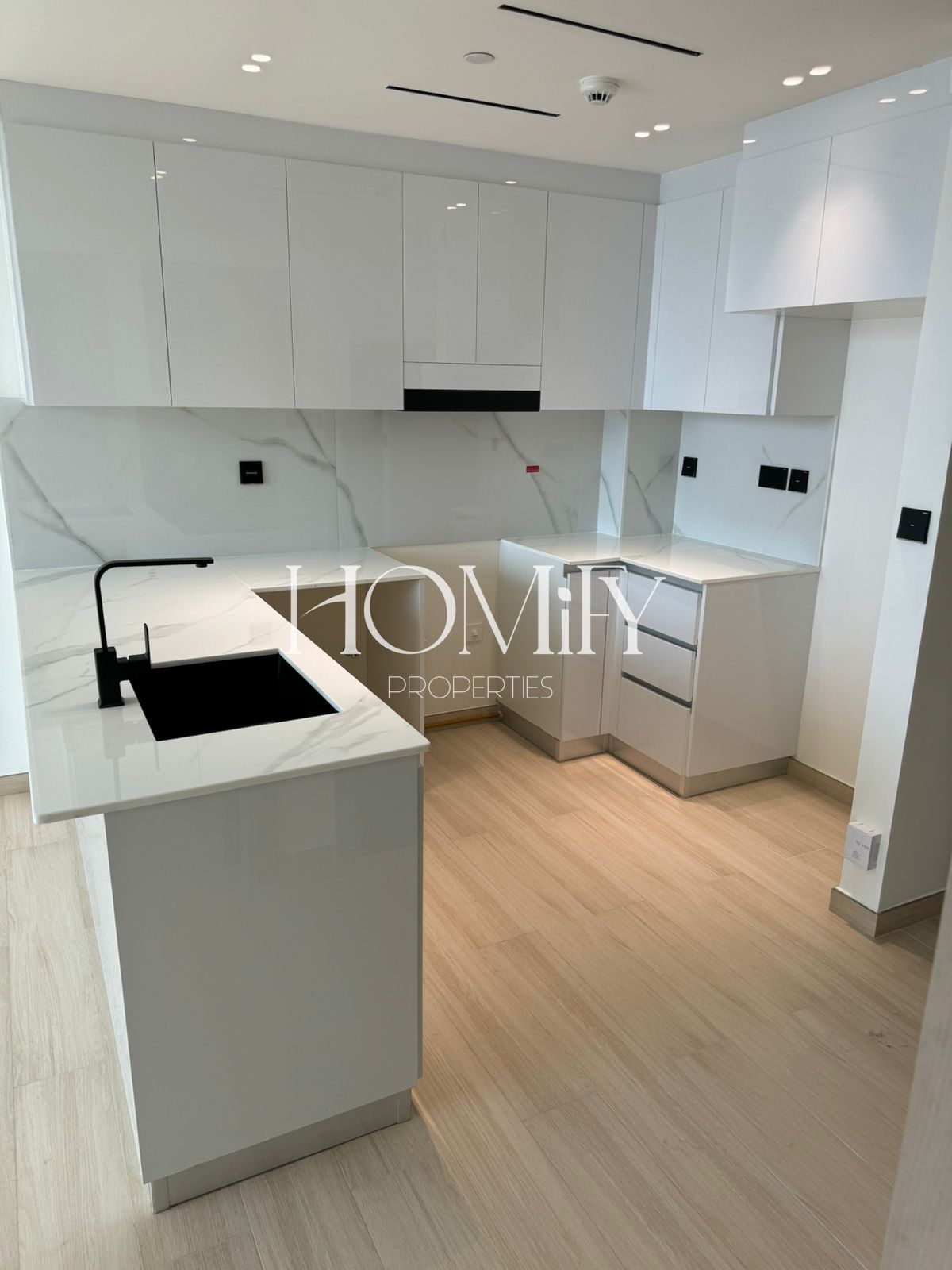 Available 5 March | Pool View | Near to Exit