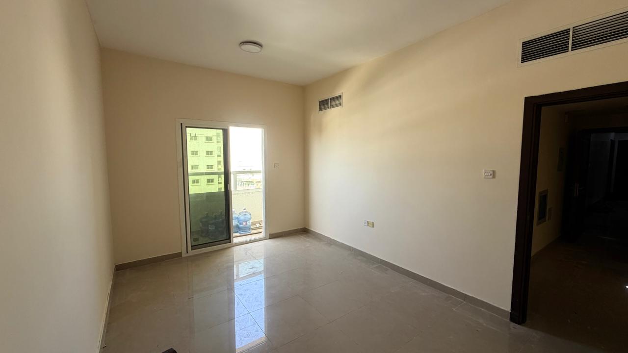 A great opportunity for practical and comfortable living in a prime location. This 1-bedroom apartment with living room is available for annual rent i
