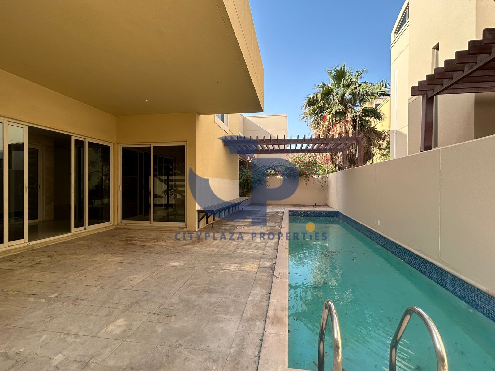 Spacious 4BR+M Villa|Private Pool|2 Parking Spaces