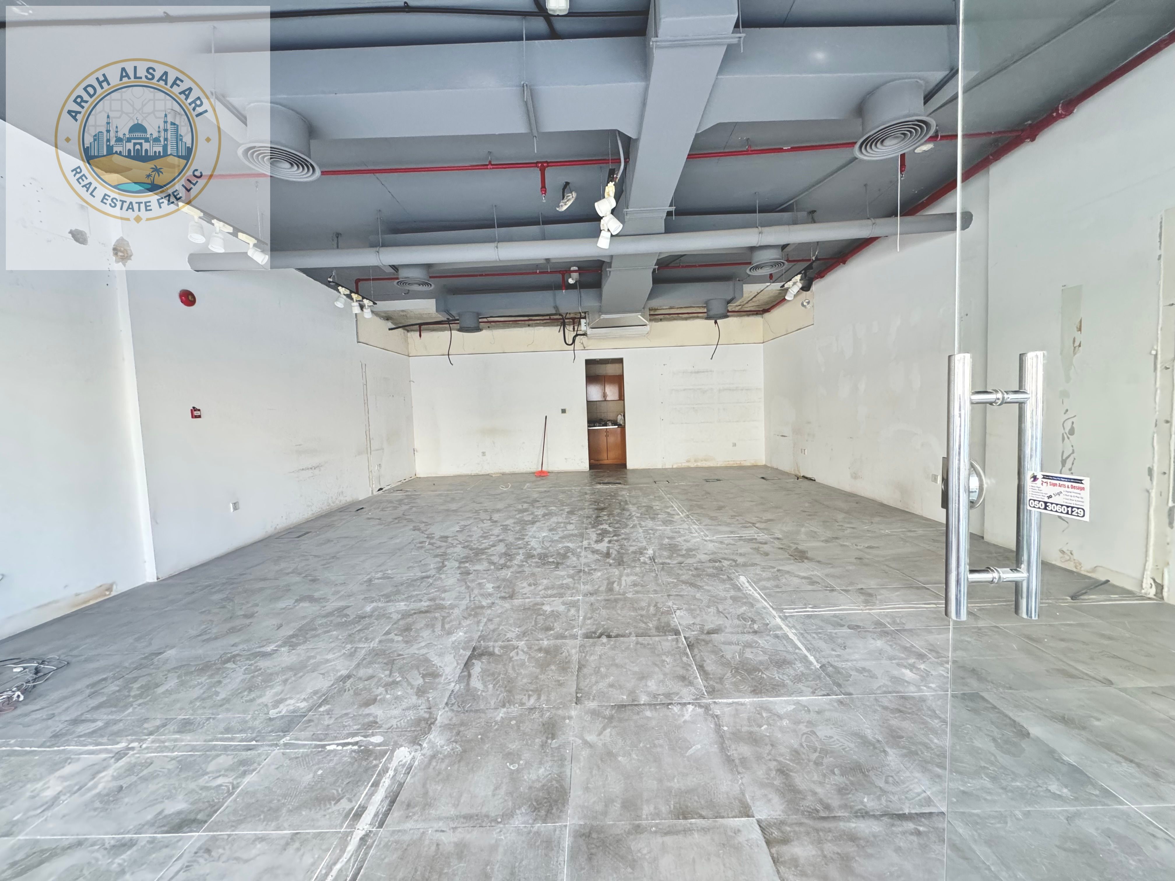 Very Prime Location- Near to Muwaileh park Shop available For Your Dream Bussines