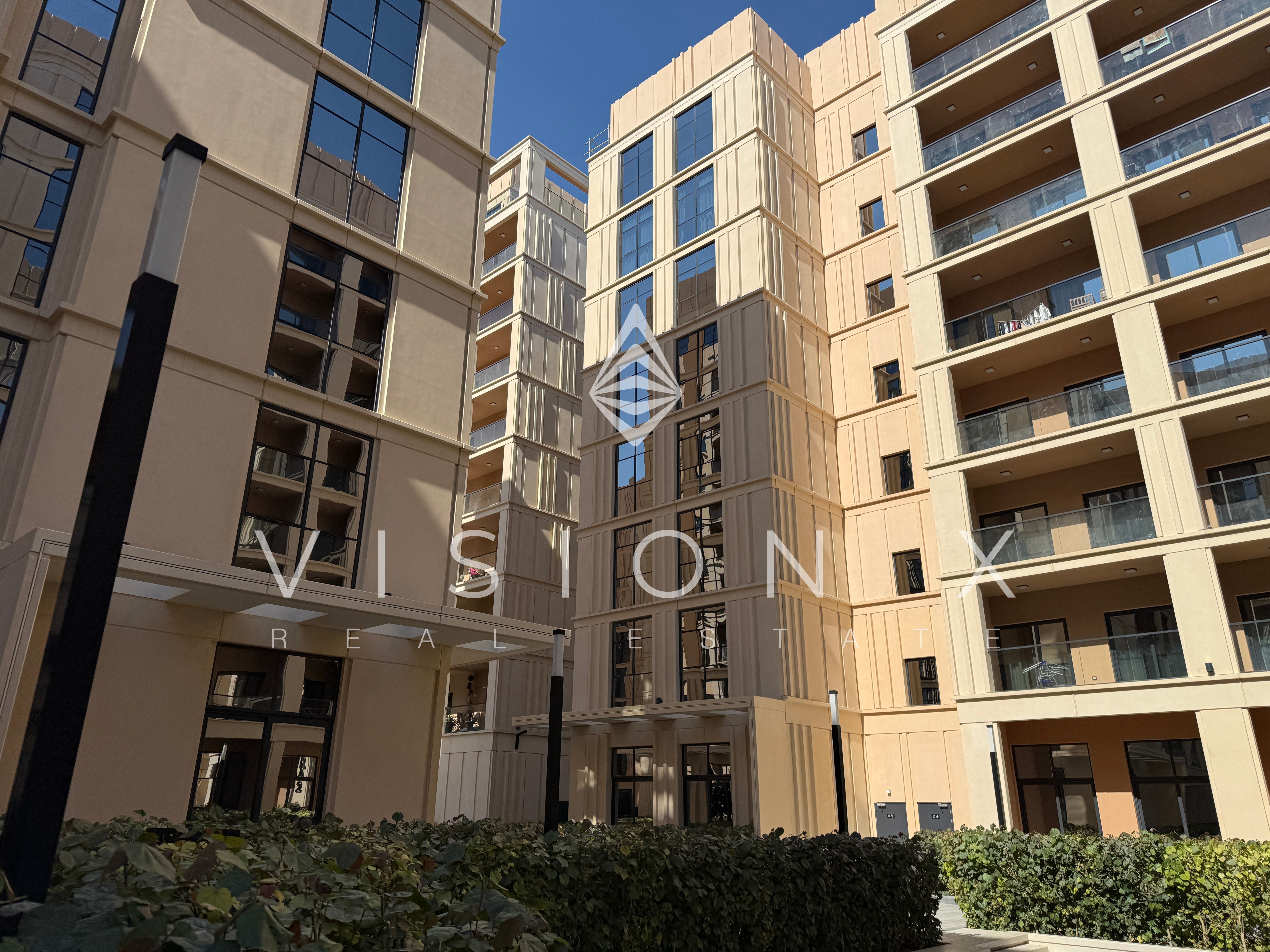 Sleek | Vibrant Zone | Comfortable Layout