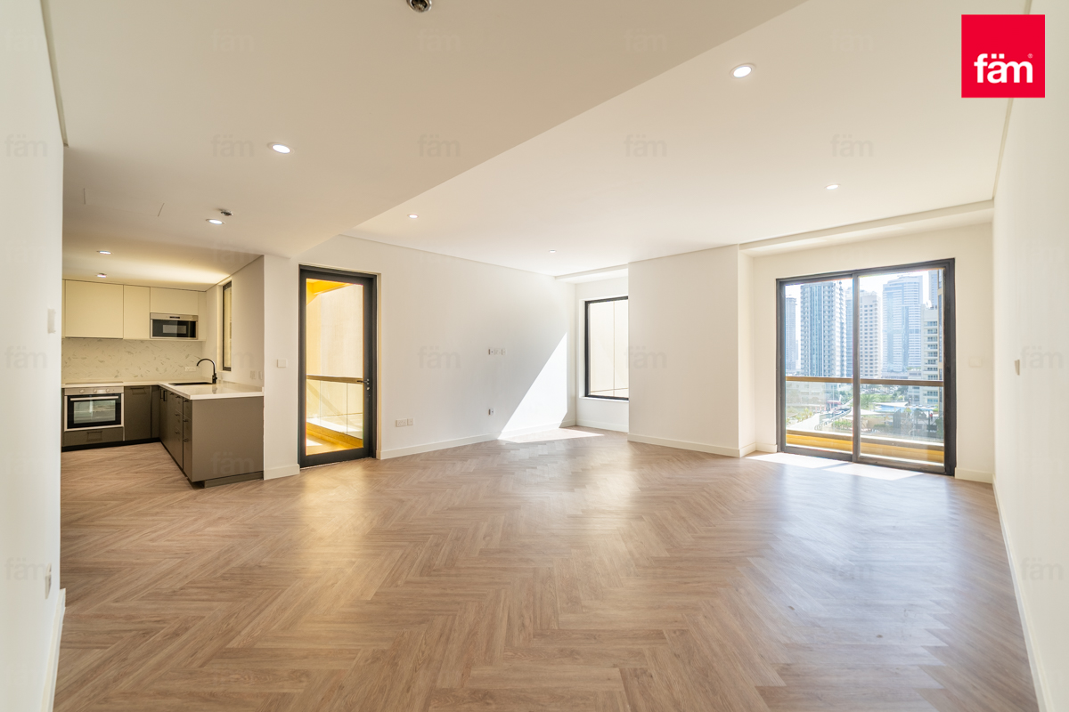 Newly Renovated I Large Size I Marina View