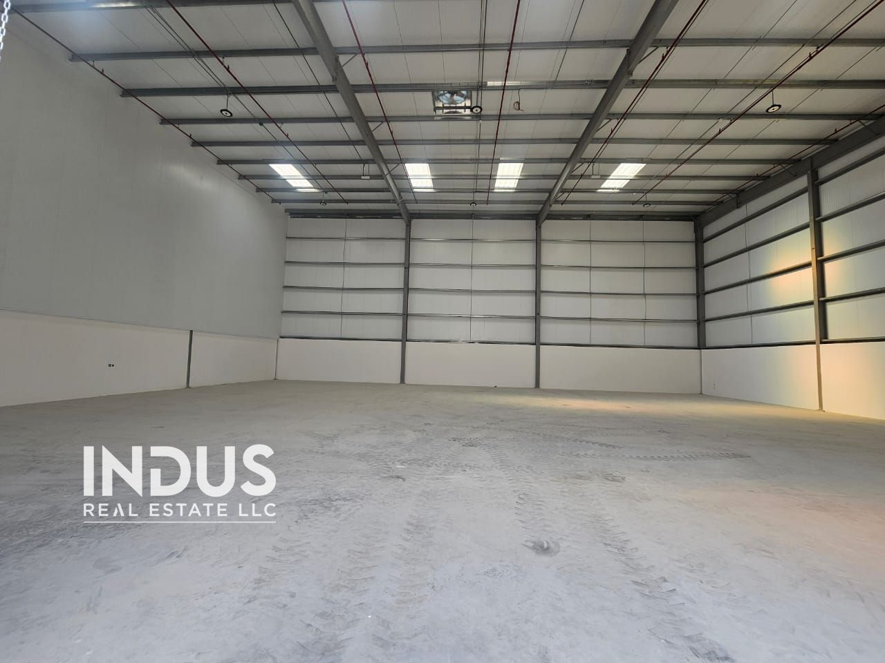 Spacious Warehouse | High Power | 10.5m Height