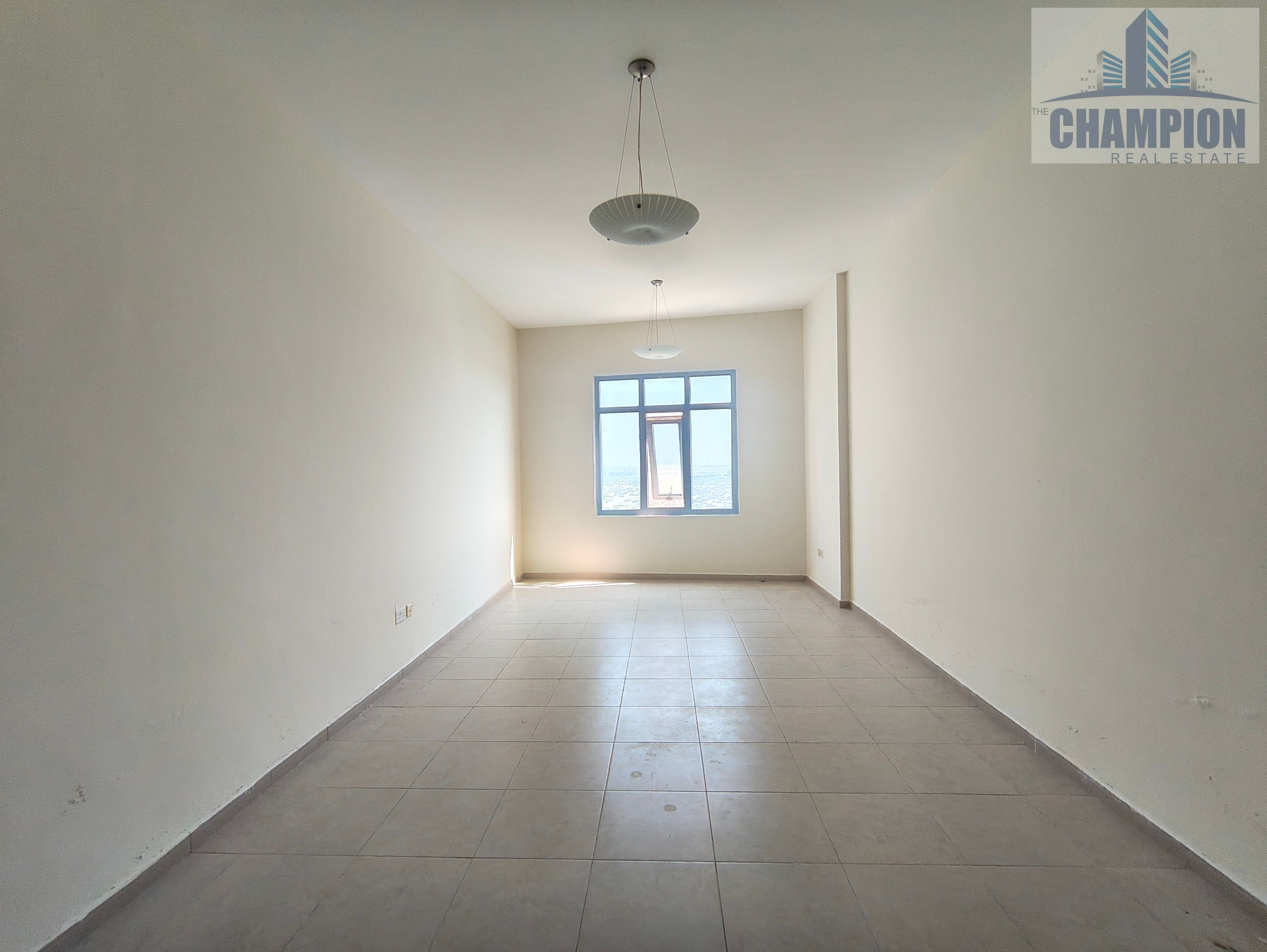 Bright and Spacious 1BR Apartment | Great Location