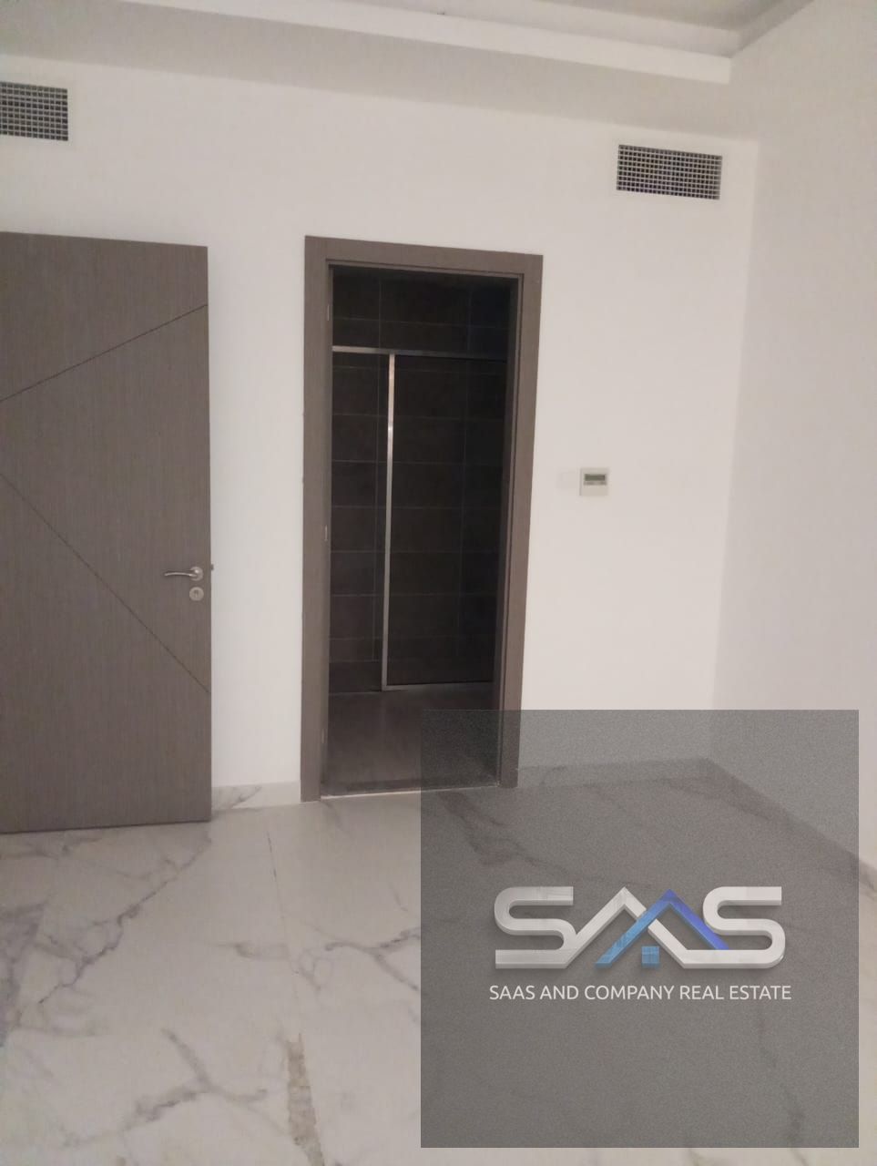 For rent: Brand new, never-before-occupied apartment with two bedrooms and a living room, spacious and with excellent finishing.