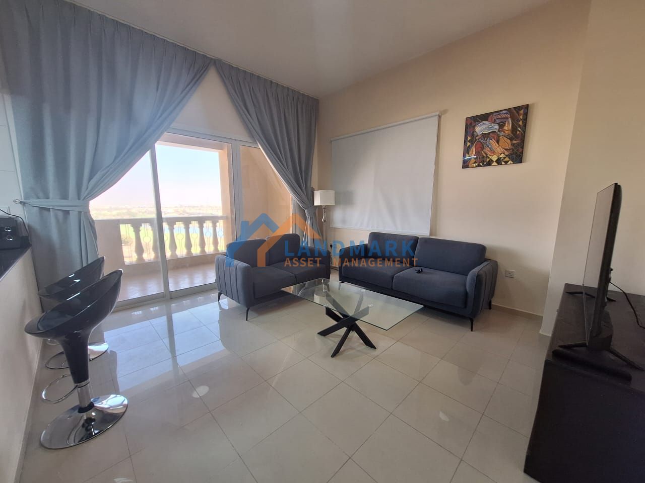 Spacious 1 bedroom furnished apartment,utilities included