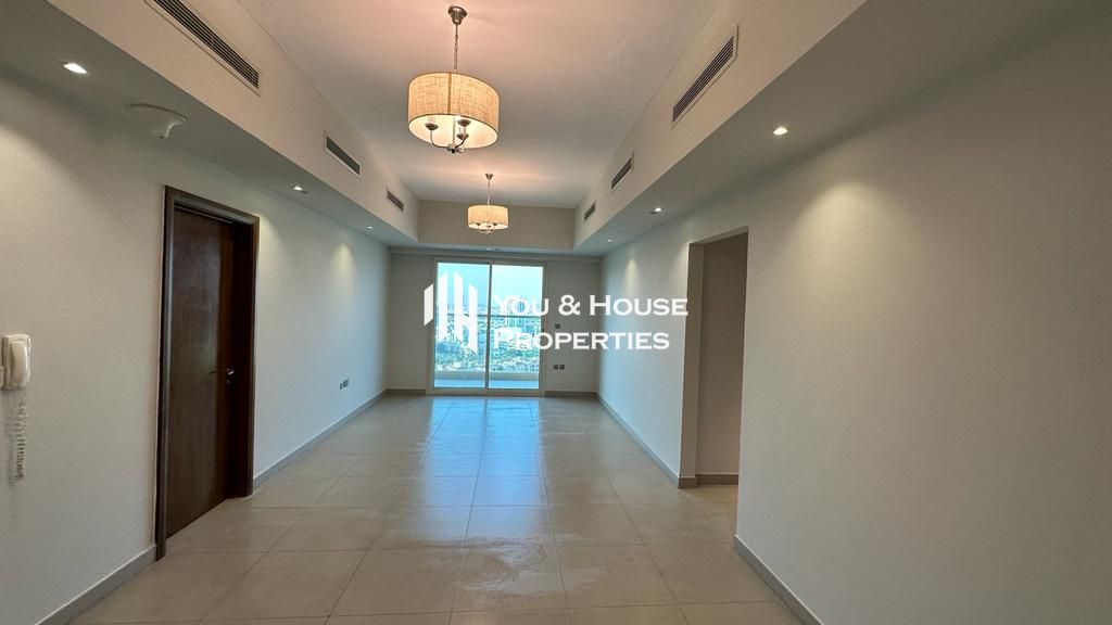 Stunning 3-Bed Apartment I Unique Layout I Upgraded Interior