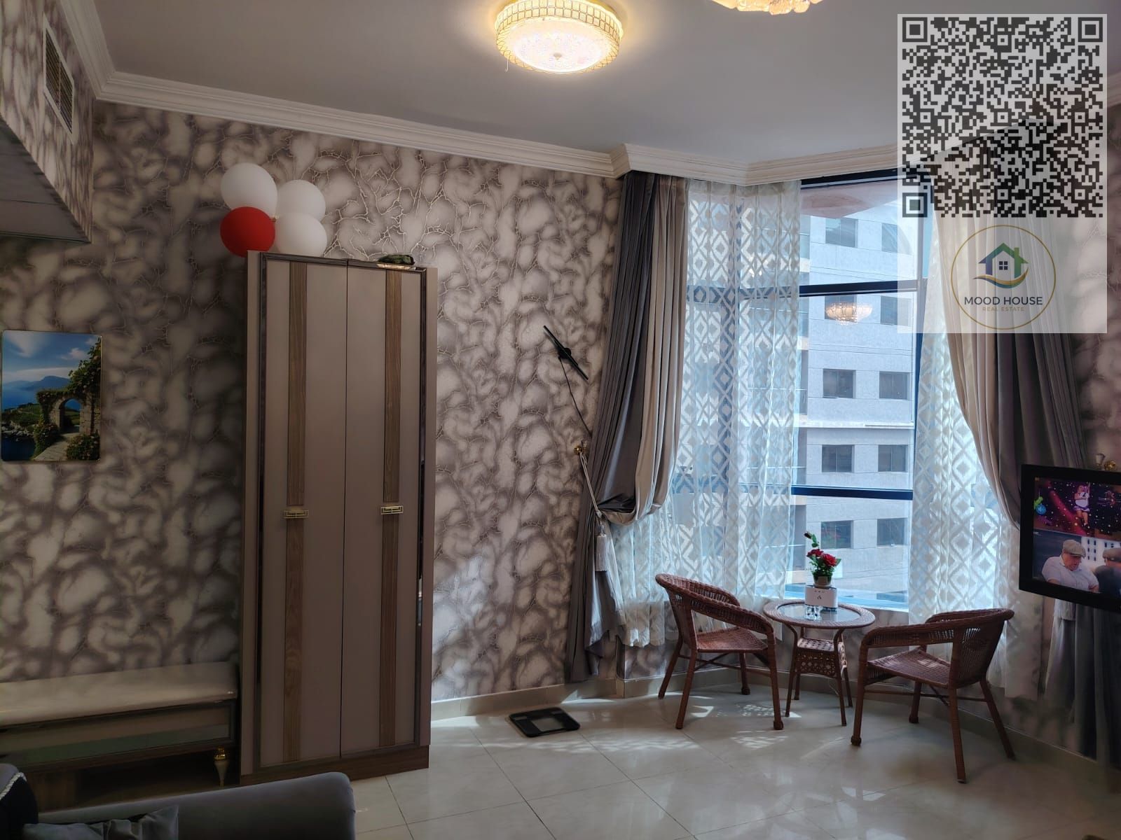 Golden opportunity to own your dream apartment in a prime location, featuring luxury finishes, an open creek view, a spacious layout, and an unbeatabl