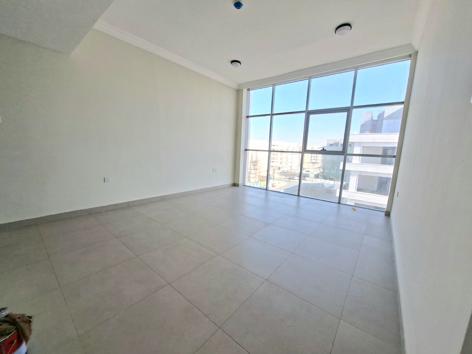 Spacious 1bhk with balcony and 2 bath