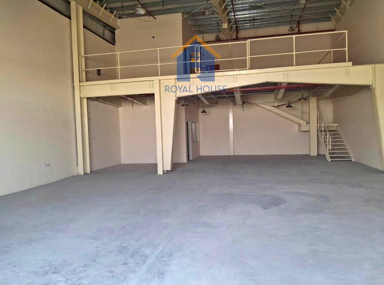 Spacious 3500 sqft Warehouse with Mezzanine - Al Sajaa