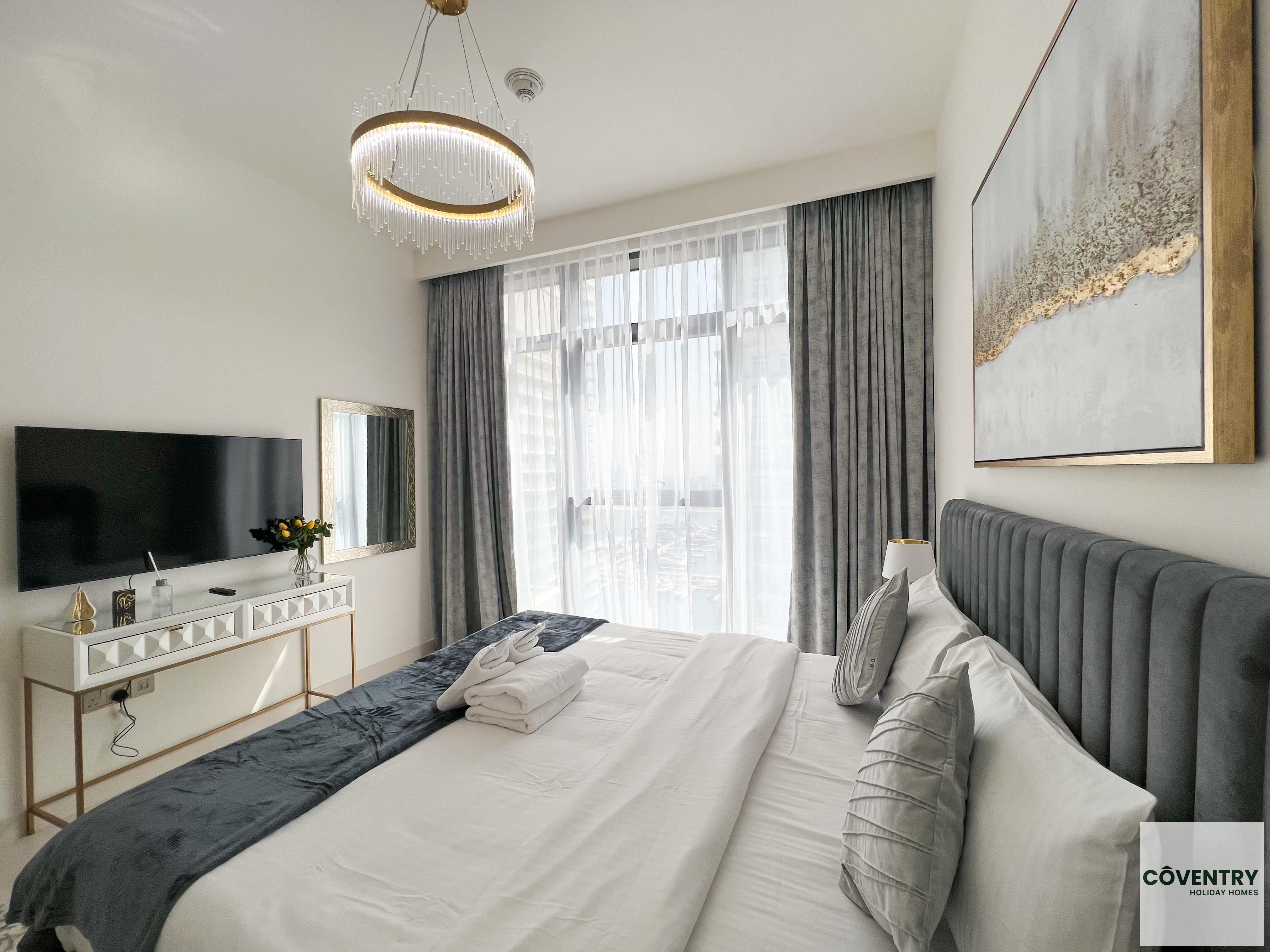 AVAILABLE TO BOOK NOW | 0 COMMISSION | Luxury with Oceanfront Glam 1 bedroom apartment with beach access, EMAAR Beachfront