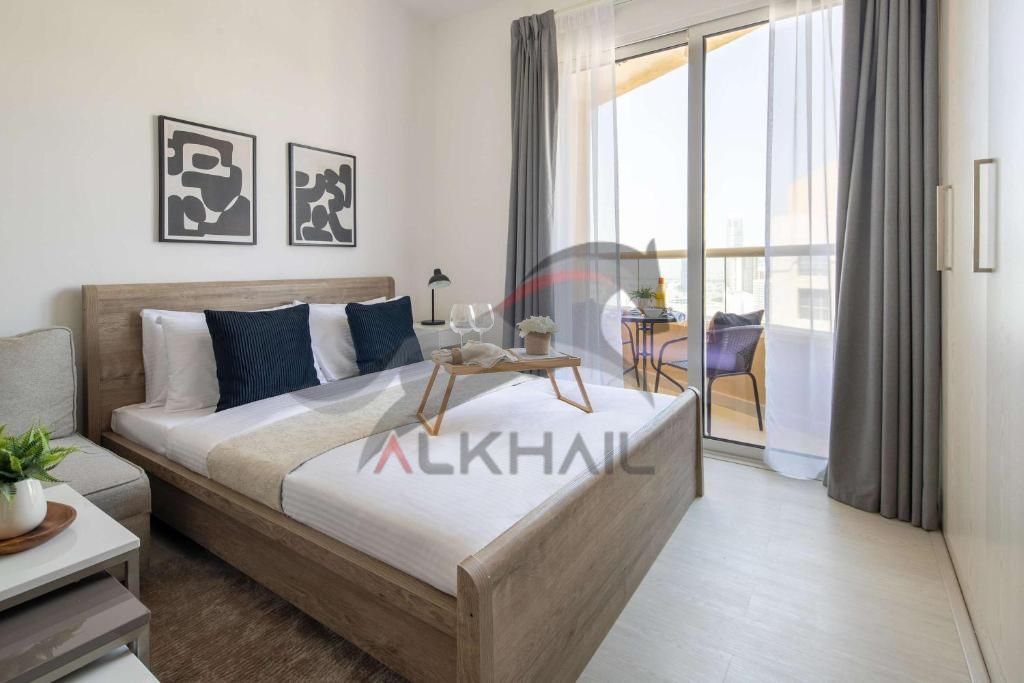 VACANT - UPGRADED - WITH PARKING - EASY VIEWING - BRIGHT APARTMENT